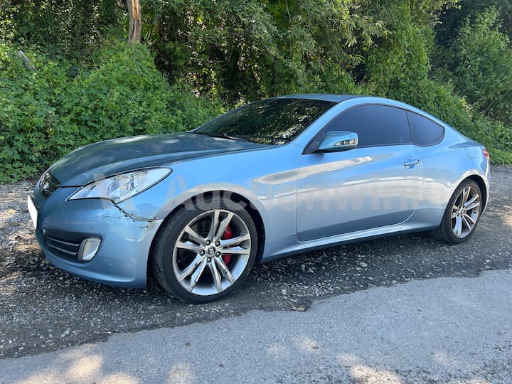 2009 Genesis Coupe — VIN KMHHU61DP9U008240