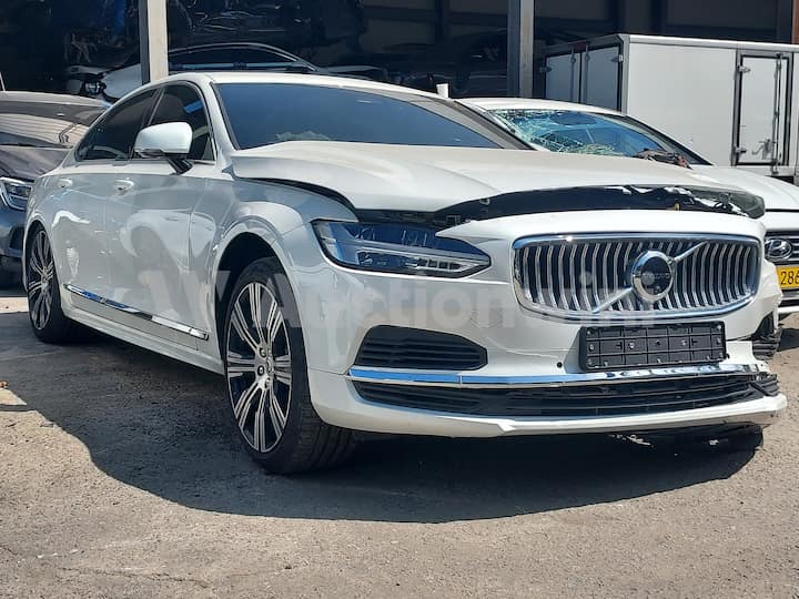 2025 Volvo S90 — VIN LVYPTH600SP459348