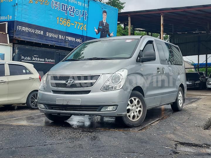 2012 Hyundai Grand Starex