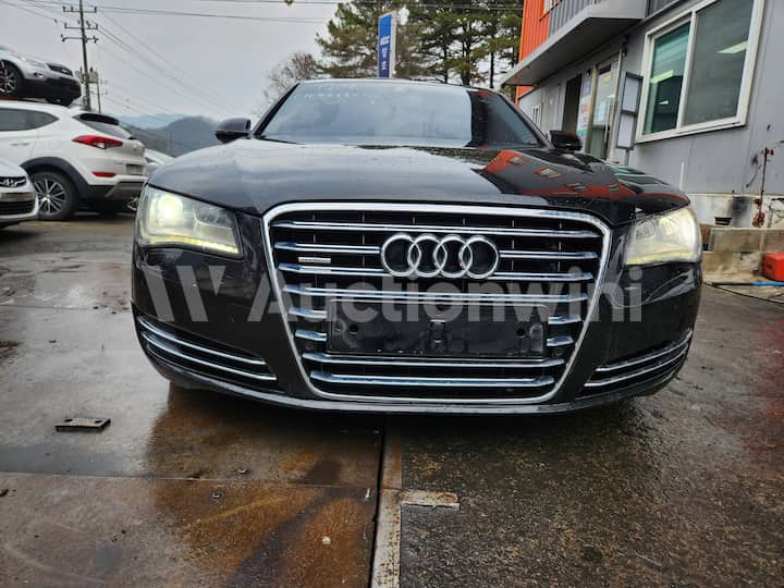 2011 Audi A8 — VIN WAUZZZ4H0BN024707