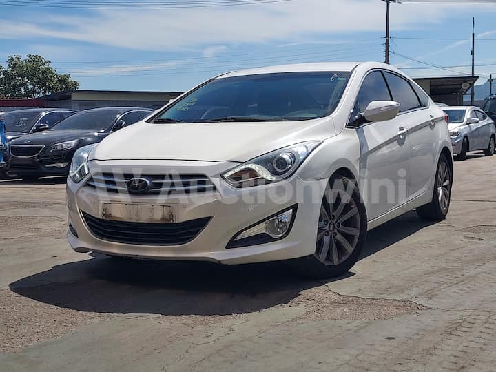 2012 Hyundai i40 Saloon — VIN KMHLB41UBCU012140