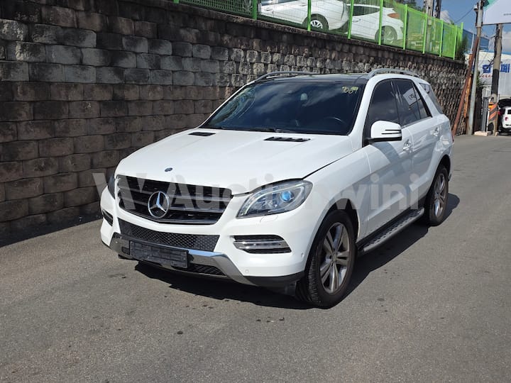 2015 Mercedes Benz M Class W166 — VIN WDCDA2EB1FA501058
