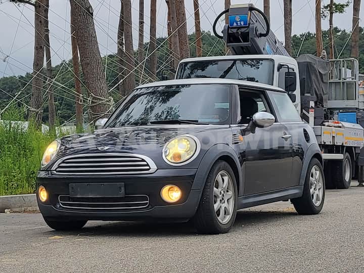 2008 Mini Cooper — VIN WMWMF31008TT76172