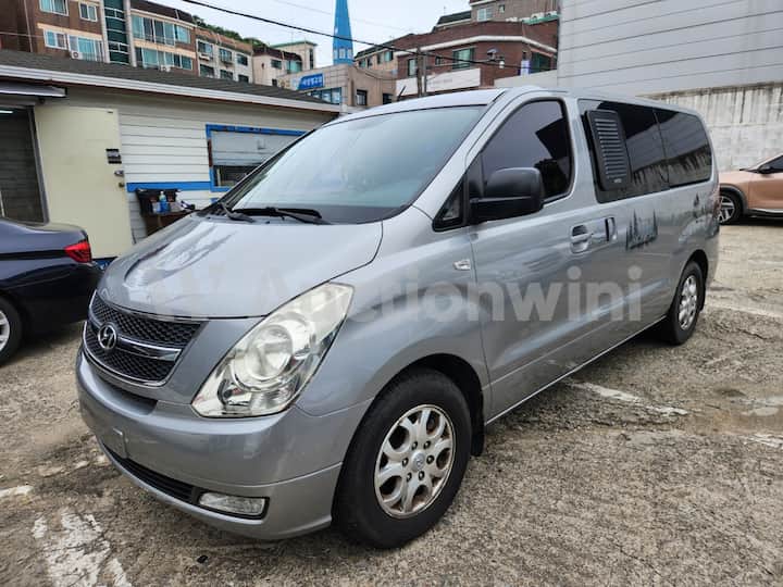 2011 Hyundai Grand Starex