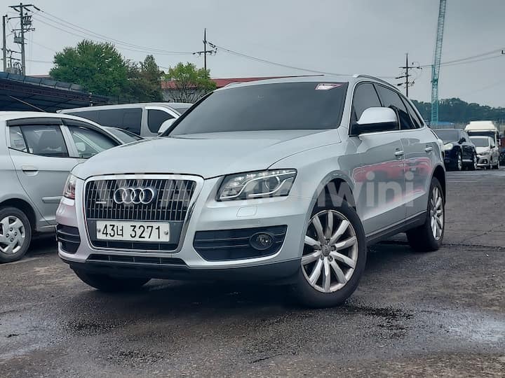 2011 Audi Q5 — VIN WAUZZZ8R8BA075107
