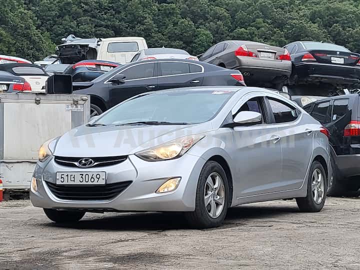 2013 Hyundai Avante MD — VIN KMHDG41DBDU725637