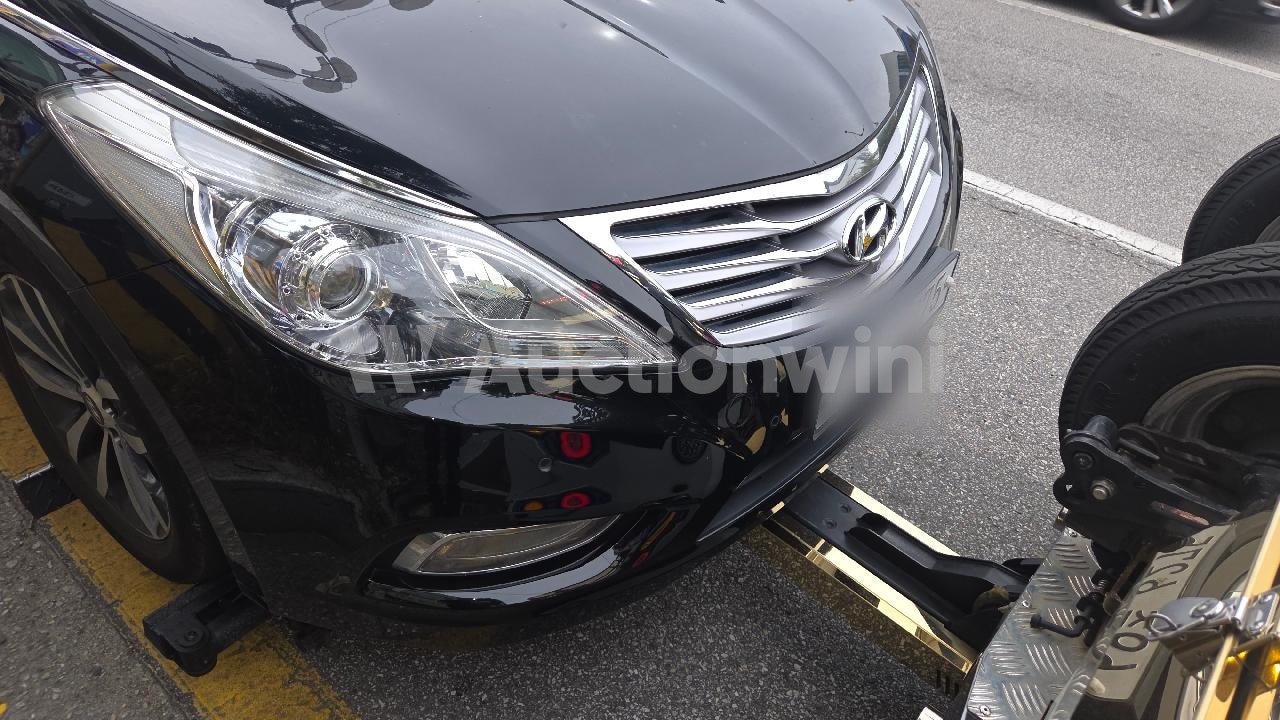 2011 Hyundai Grandeur — VIN KMHFF41EBBA019259