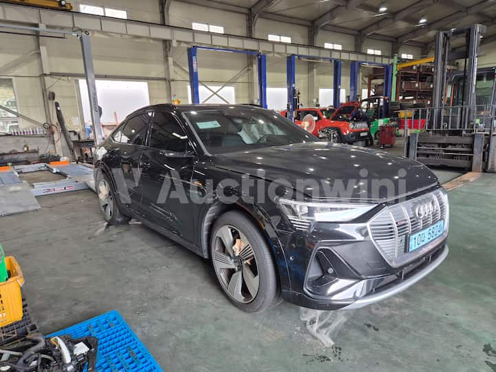 2022 Audi e-tron