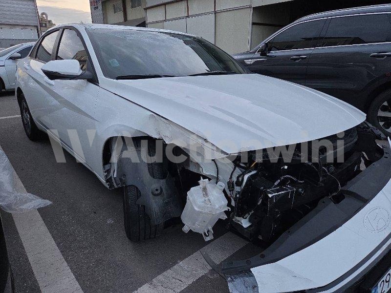 2025 Hyundai Avante — VIN KMHLR41EESU942096
