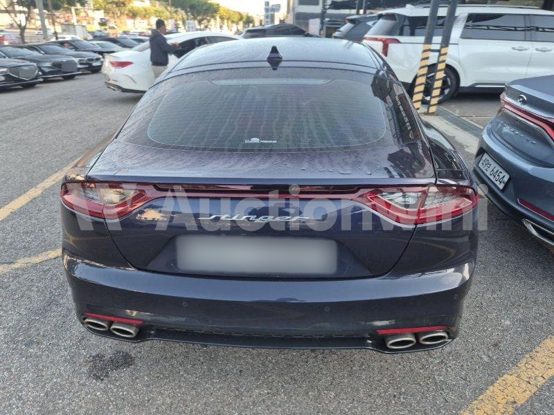 2019 Kia Stinger — VIN KNAE351ABKS048084
