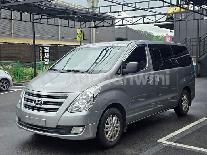 2018 Hyundai Grand Starex