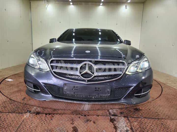 2016 Mercedes Benz E Class — VIN WDDHF9HB2GB304883