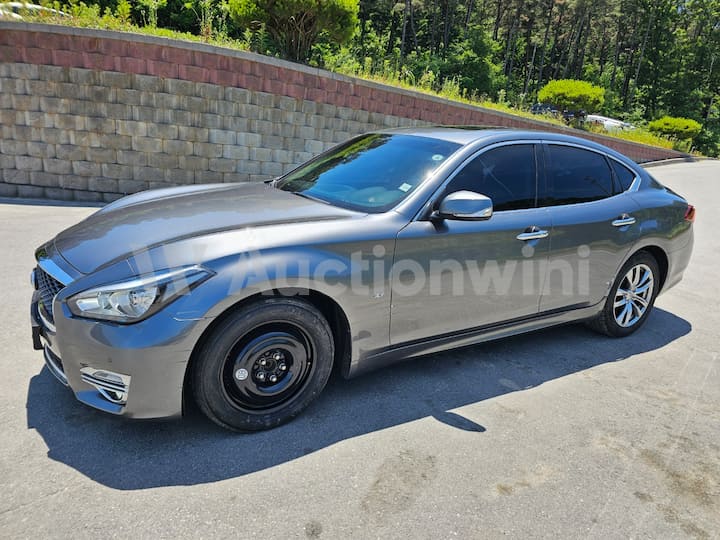 2016 Infiniti Q70