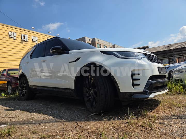 2023 Land Rover Discovery 5 — VIN SALRA2BU6P2472484