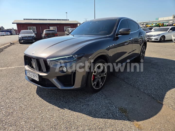 2017 Maserati Levante — VIN ZN661TUG1HX231619