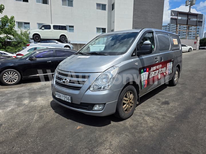 2017 Hyundai Grand Starex