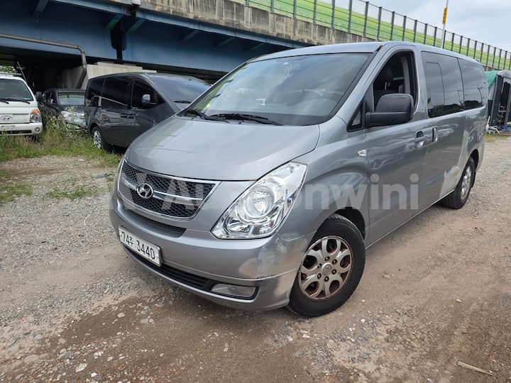 2011 Hyundai Grand Starex