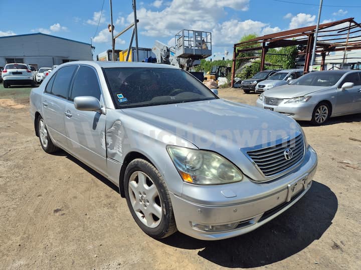 2004 Lexus LS430 — VIN JTHBN36F940128412