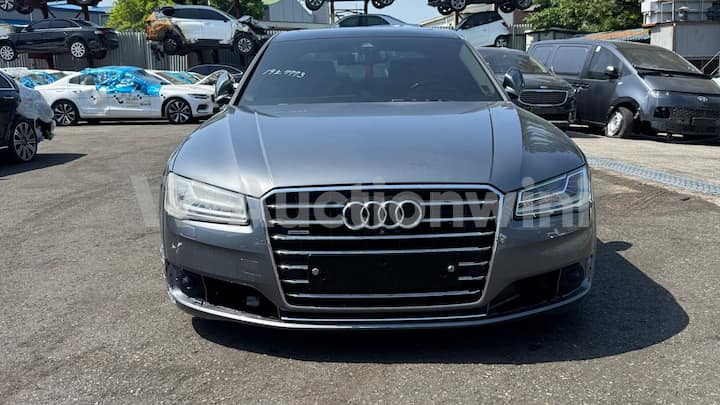 2015 Audi A8 — VIN WAUZZZ4H9FN008141