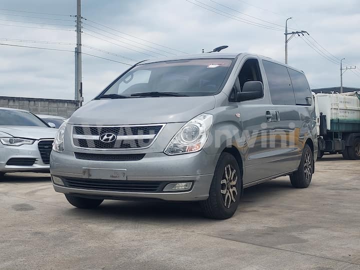 2012 Hyundai Grand Starex