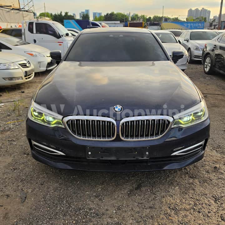 2018 BMW 5 Series — VIN WBAJC5109JWE55032