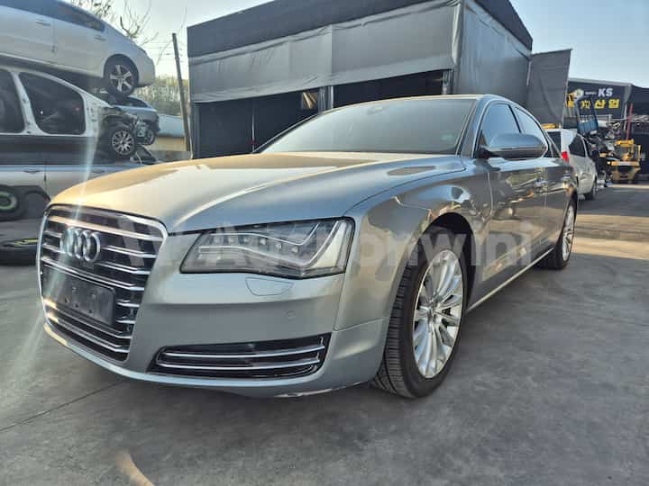2011 Audi New A8 — VIN WAUZZZ4H4BN008509