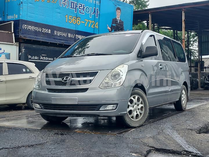 2011 Hyundai Grand Starex