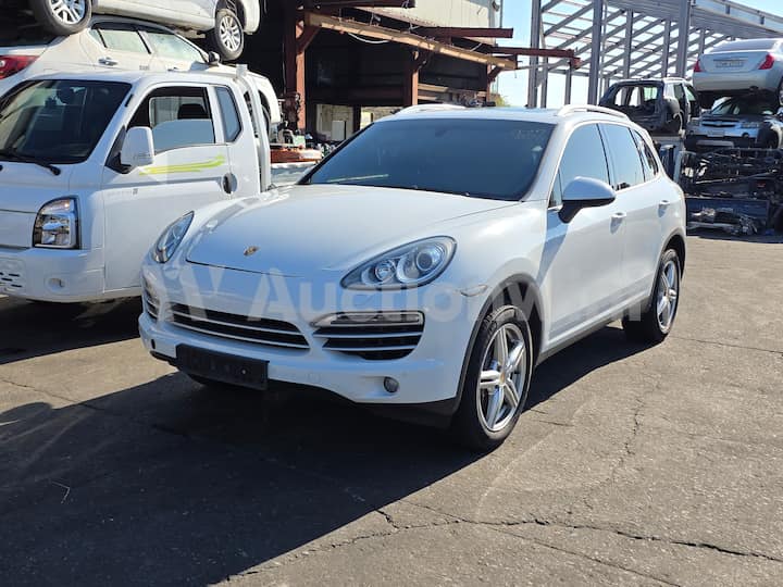 2014 Porsche New Cayenne — VIN WP1AF2928ELA82390