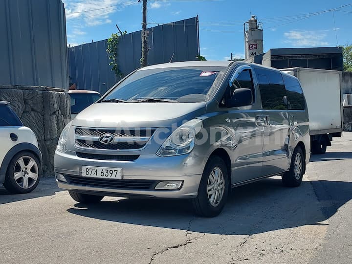 2015 Hyundai Grand Starex — VIN KMFWBX7KBFU703291