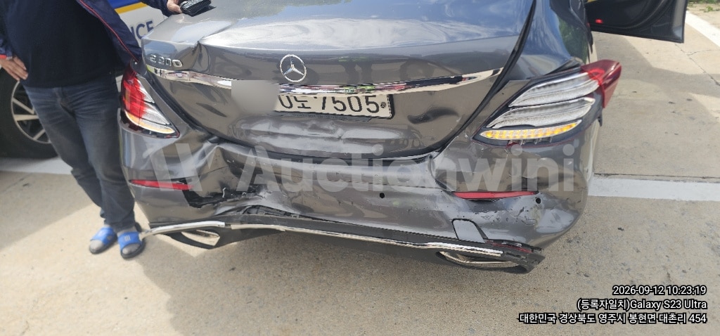 2019 Mercedes Benz E Class — VIN WDDZF4JB8KA695859