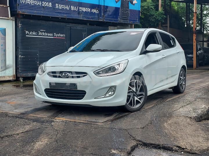 2015 Hyundai Accent(New) — VIN KMHCT51UBFU206206