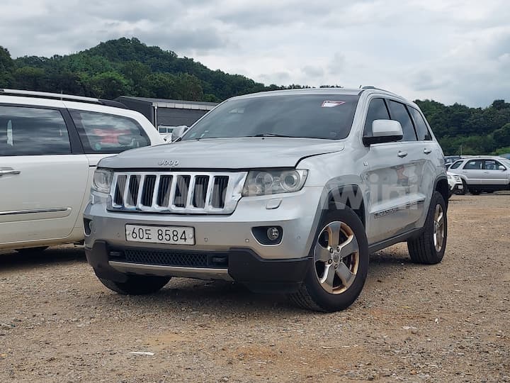 2011 Jeep Grand Cherokee — VIN 1J4RR4GM4BC707482