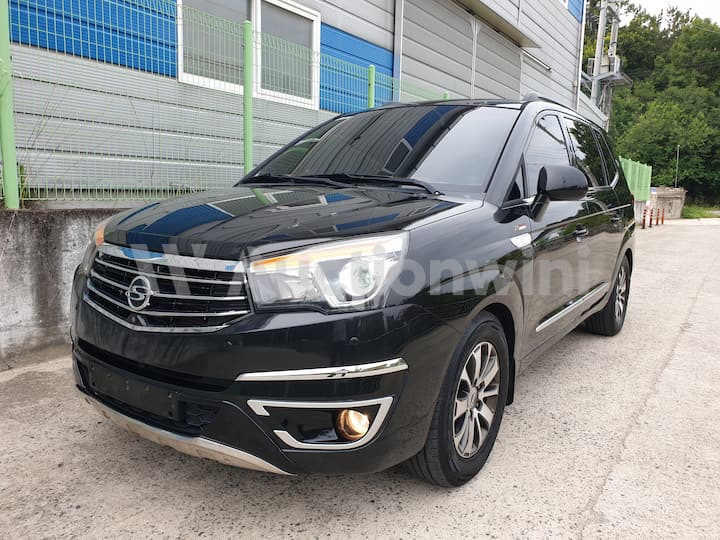 2017 KGM (Ssangyong) Korando Turismo — VIN KPBKJ2AE1HP117949
