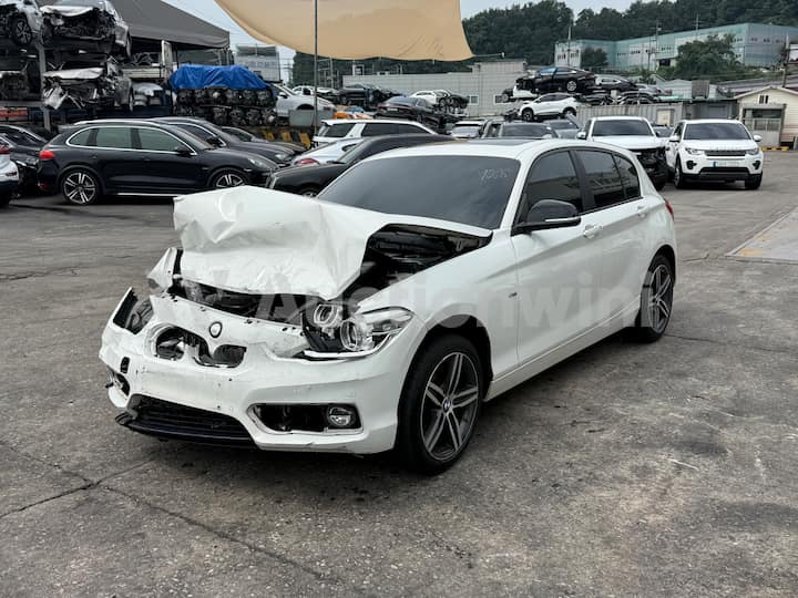 2017 BMW 1 Series (F20) — VIN WBA1S5106H5G76543