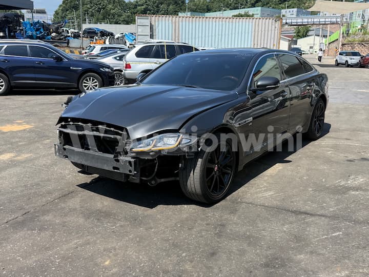 2019 Jaguar XJ