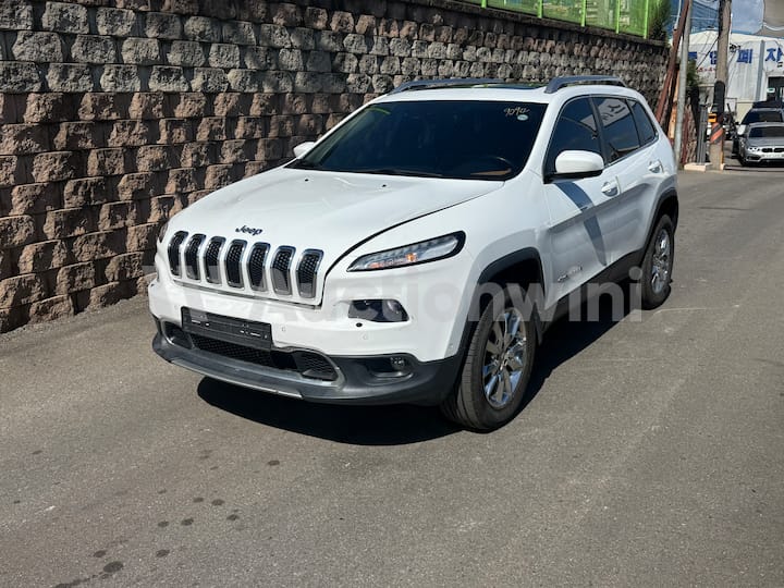 2015 Jeep Cherokee — VIN 1C4PJMDY8FW693523