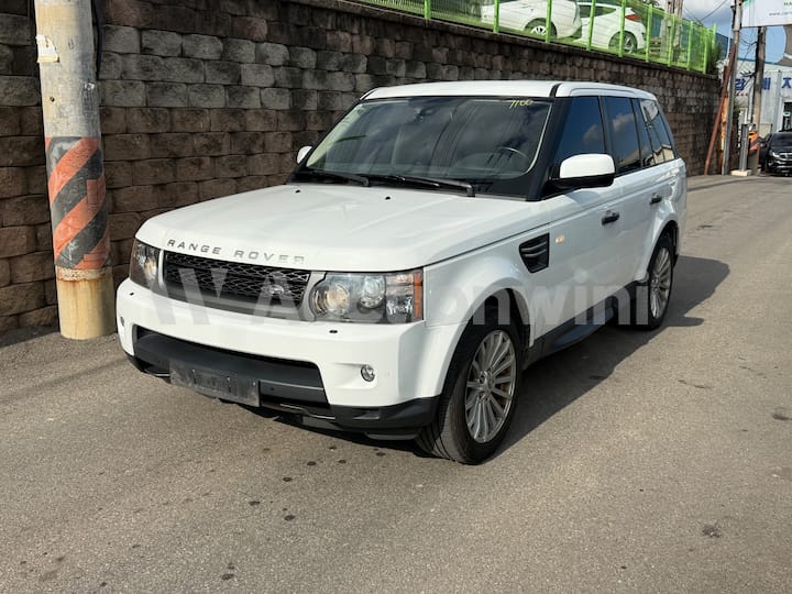 2011 Land Rover Range Rover Sport — VIN SALLSAAG4BA273535