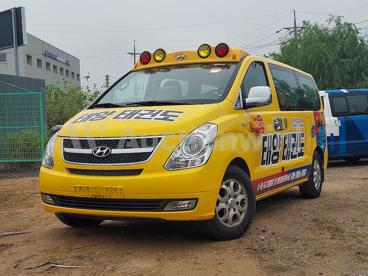 2015 Hyundai Grand Starex — VIN KMJWA37KBFU669937