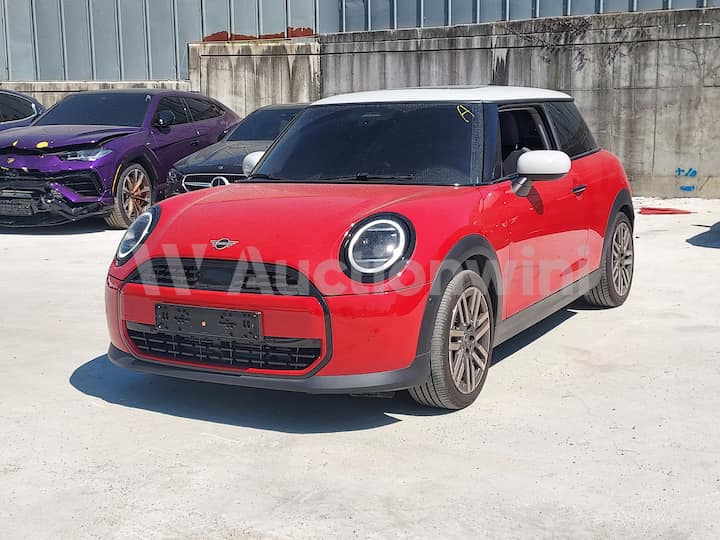 2025 Mini Cooper (3rd Gen) — VIN WMW81GD09S2W57158