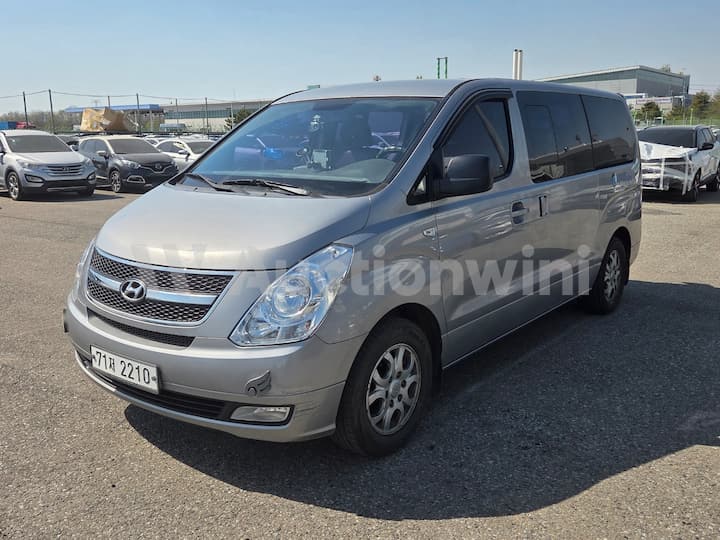 2016 Hyundai Grand Starex — VIN KMJWA37KBGU735298