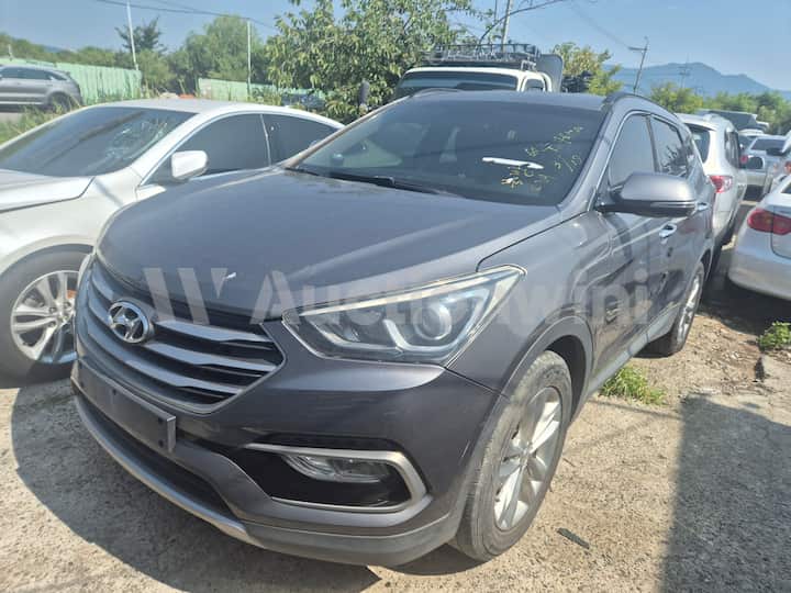 2017 Hyundai SantaFe — VIN KMHSW81UBHU746105