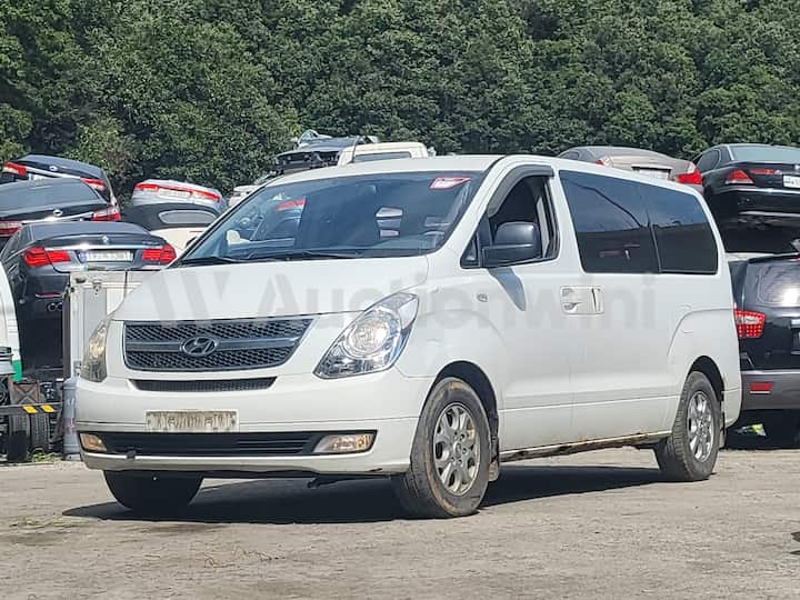 2011 Hyundai Grand Starex — VIN KMFWBX7JABU376852