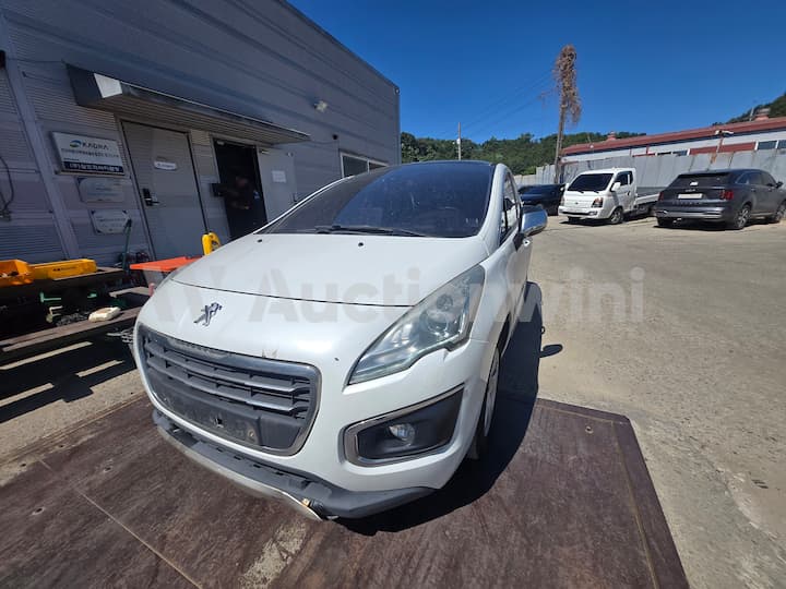 2015 Peugeot 3008 — VIN VF30U9HD8FS004760