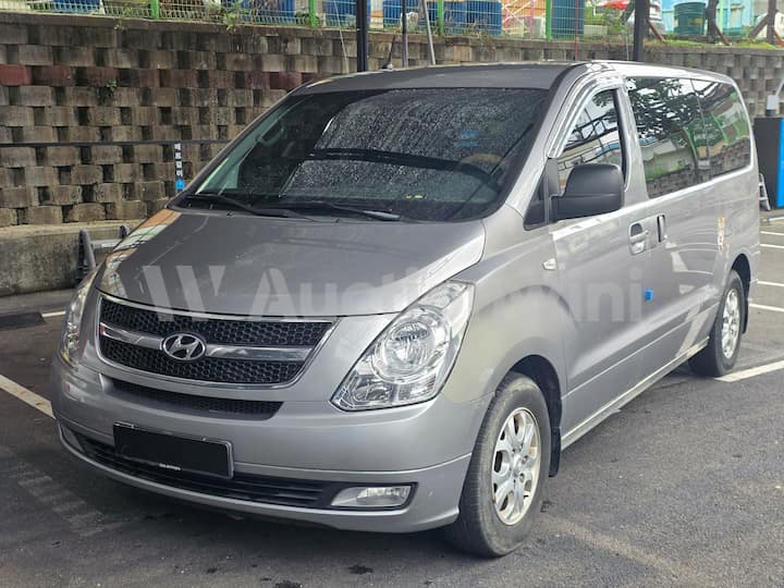 2012 Hyundai Grand Starex
