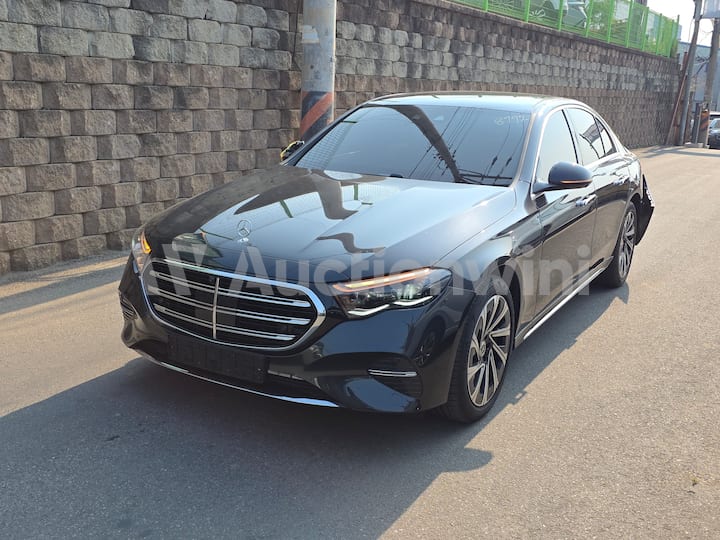 2025 Mercedes Benz W214