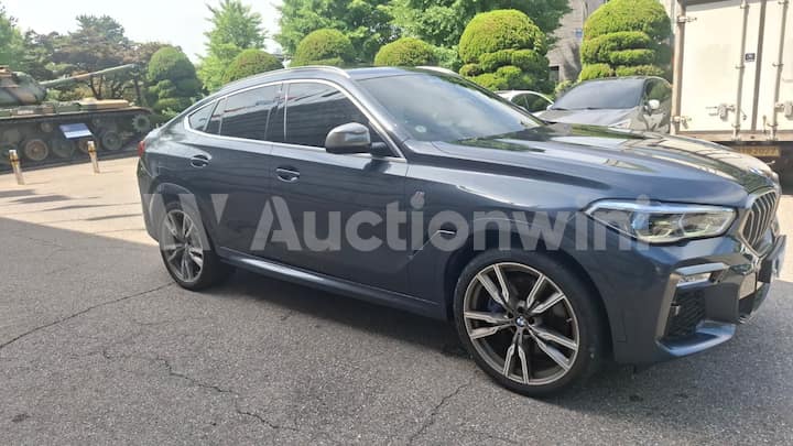 2021 BMW X6 G06