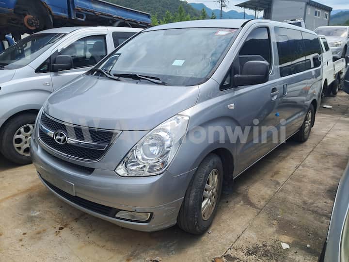 2015 Hyundai Grand Starex — VIN KMJWA37KBFU677833