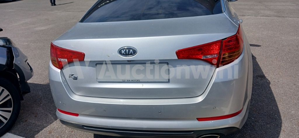 2011 Kia K5 — VIN KNAGM411BBA024756