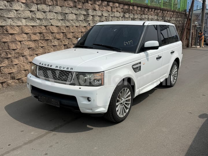 2011 Land Rover Range Rover Sport — VIN SALLSAAG4BA701844
