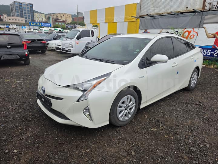2018 Toyota Prius PHV — VIN JTDKBRFU7J3071536